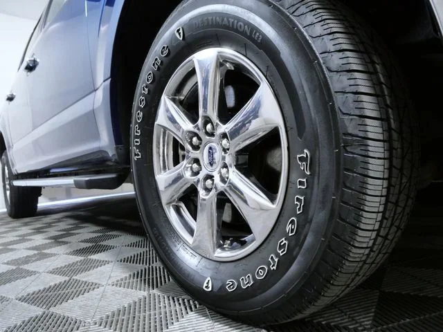 Used 2019 Blue Ford XLT image 2