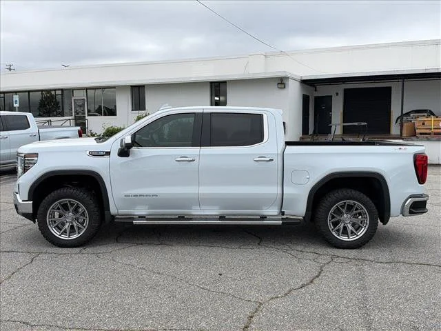 New 2026 Glacier White Tricoat GMC SLT image 9