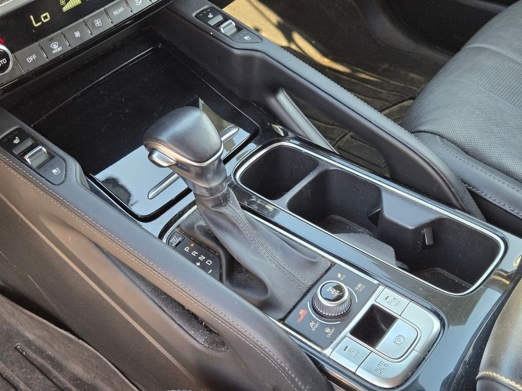 Used 2020 White Kia EX image 28