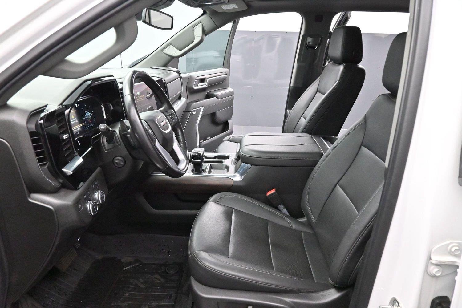 Used 2023 White Frost Tricoat GMC SLT image 12