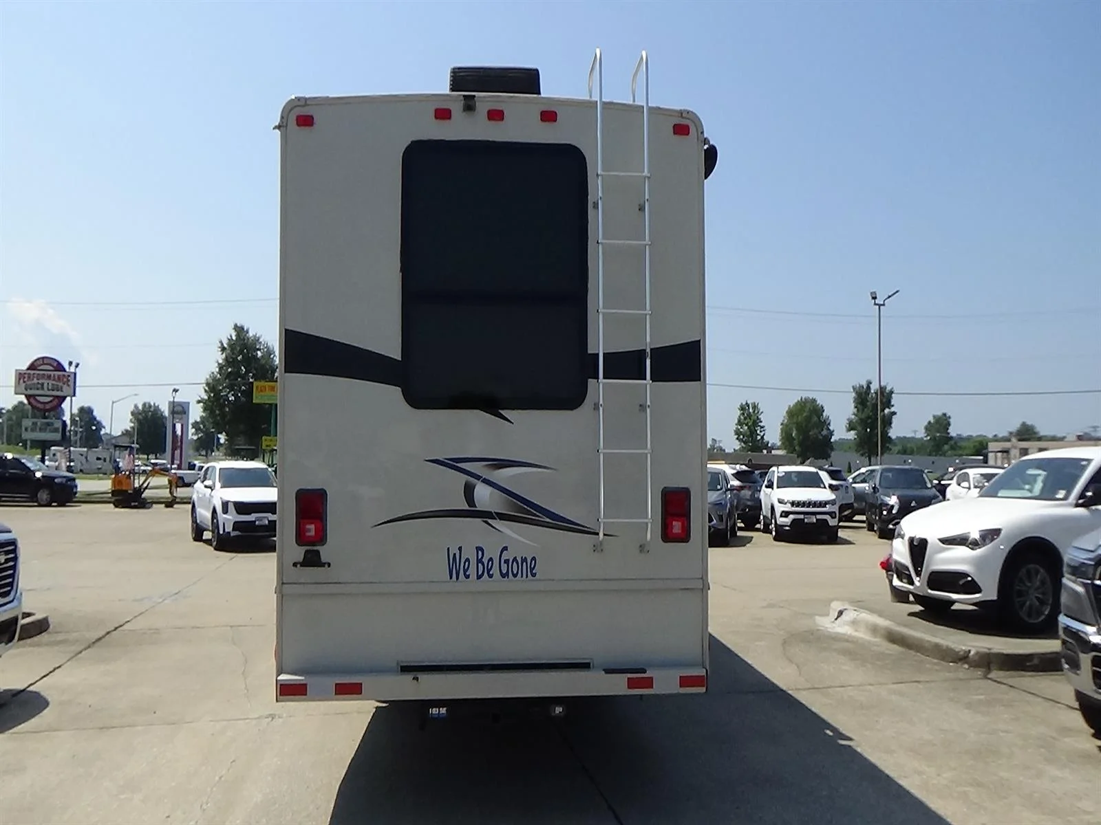 Used 2016 Tan Ford Fleetwood Flair image 8