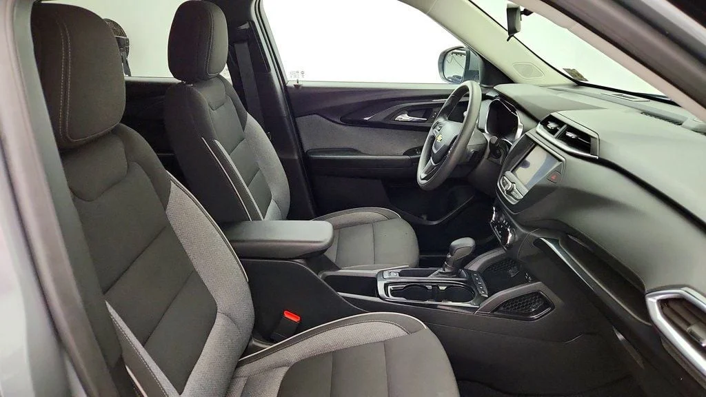 Used 2023 Sterling Gray Metallic Chevrolet FWD 4dr LT w/ Upgraded 1.3L ECOTEC Turbo Engine image 21