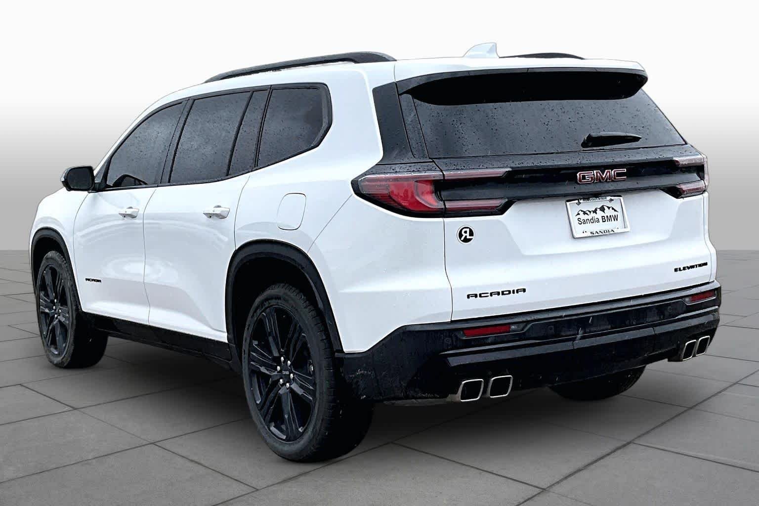 Used 2025 Summit White GMC FWD Elevation image 9