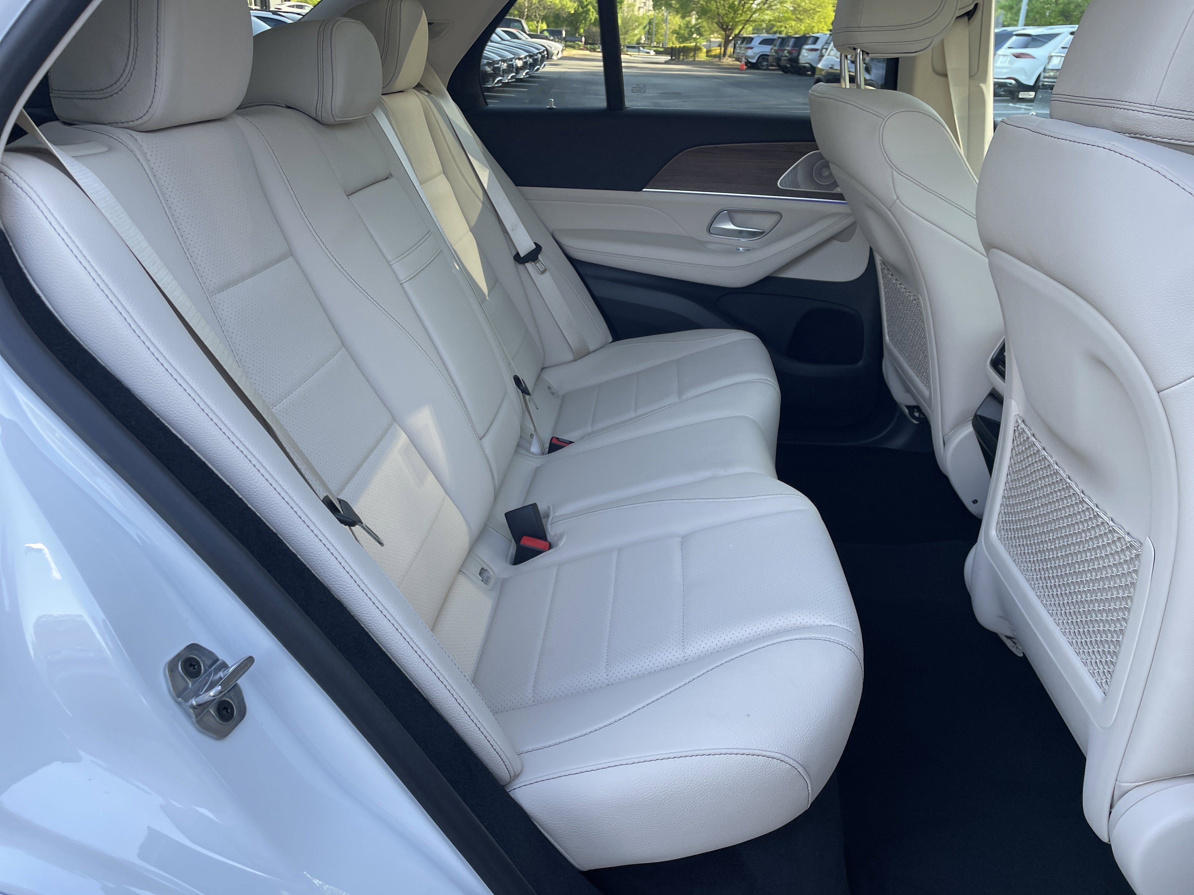 New 2026 MANUFAKTUR Moonlight White Metallic Mercedes-Benz GLE 350 4MATIC® SUV image 39