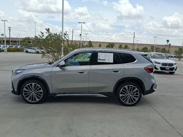 Used 2025 Silver BMW xDrive28i image 3