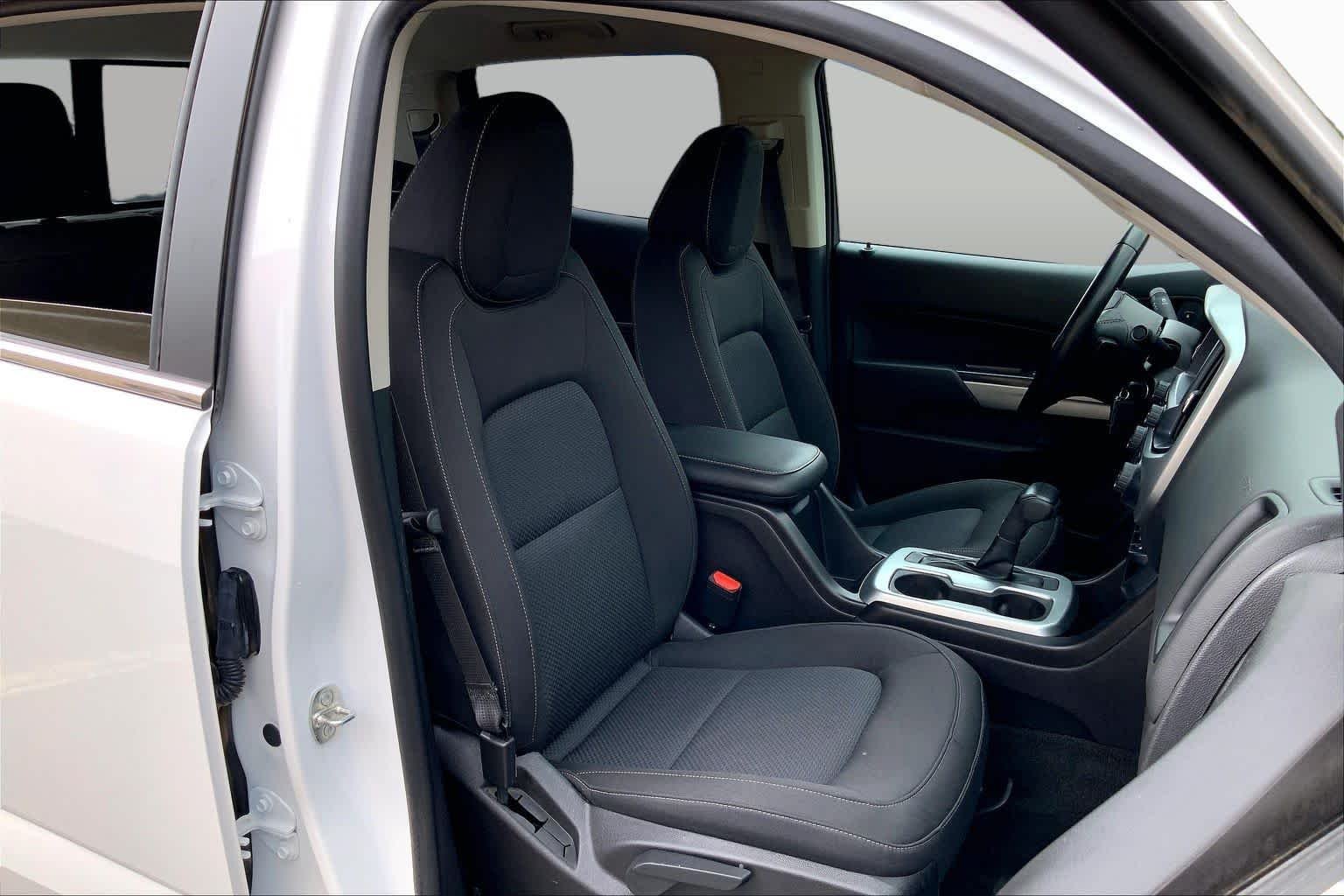 Used 2017 Summit White Chevrolet 2WD LT image 9