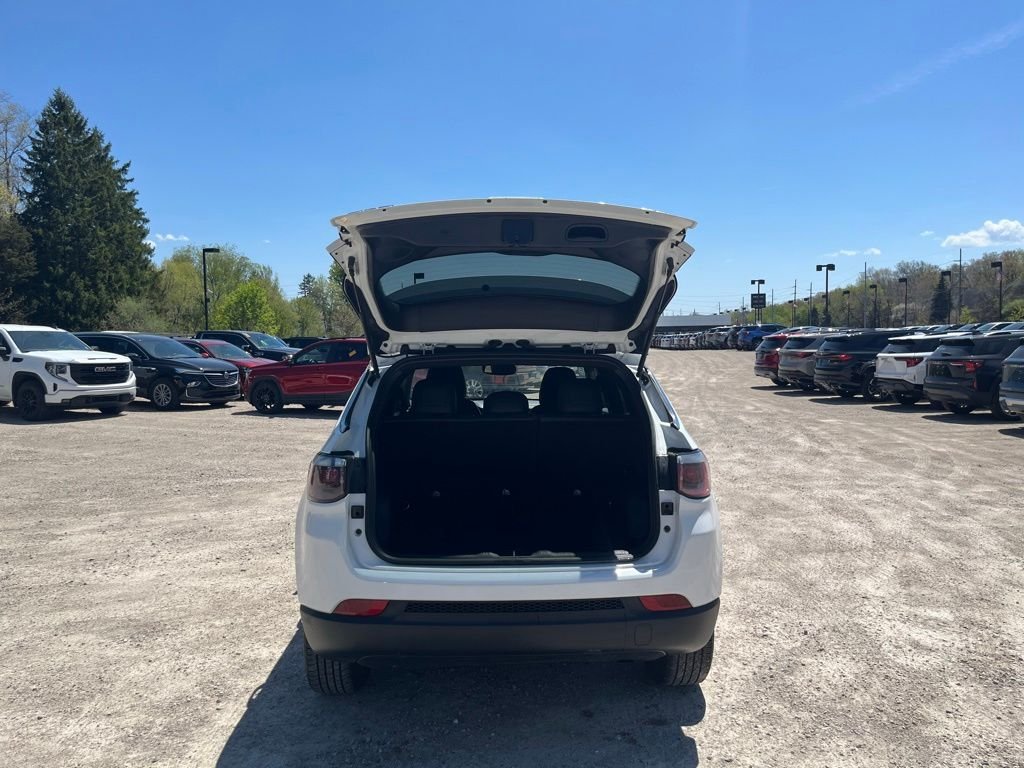 Used 2024 Bright White Clearcoat Jeep Latitude image 13