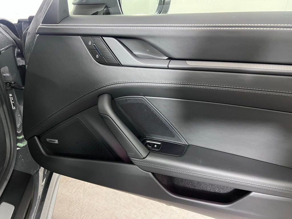 Certified Used 2025  Porsche Carrera image 18