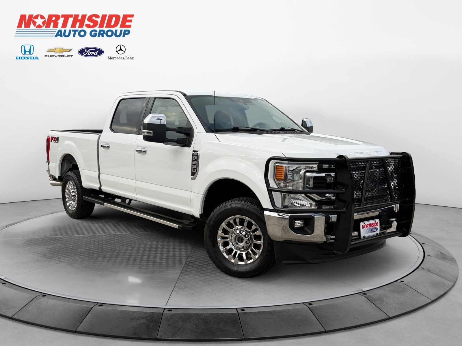 Certified Used 2022 Oxford White Ford XLT image 1