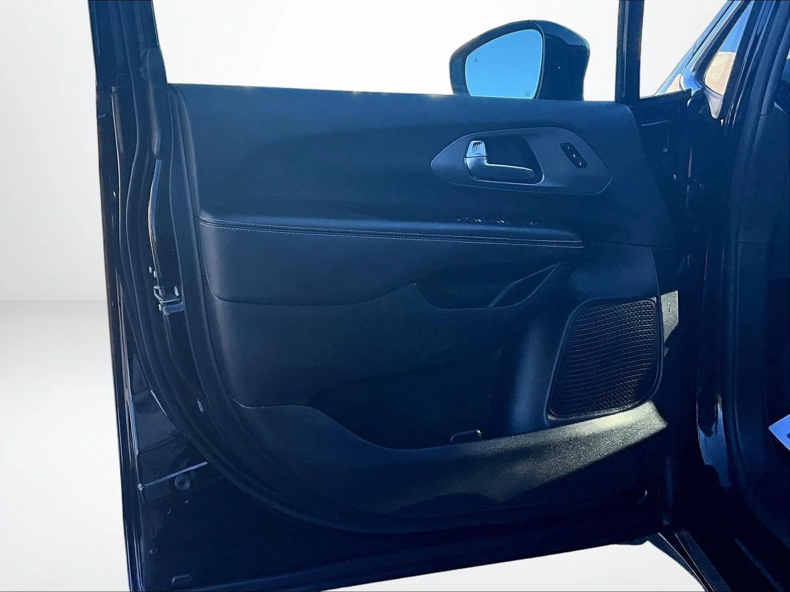 Used 2025 Black Chrysler Select image 24
