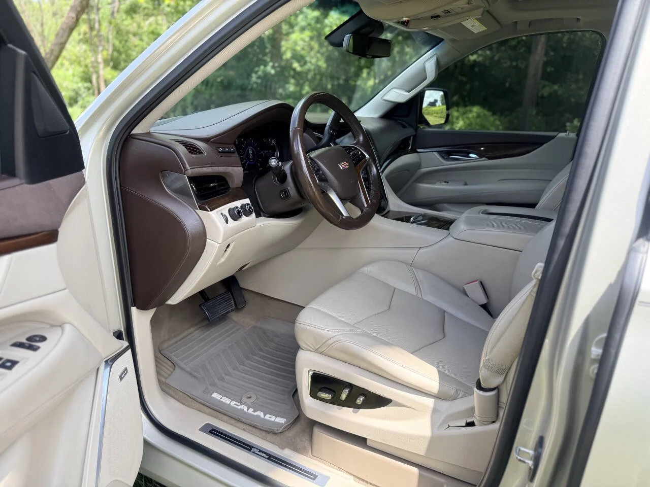 Used 2017 Tan Cadillac Premium Luxury 4x4 4dr SUV image 12