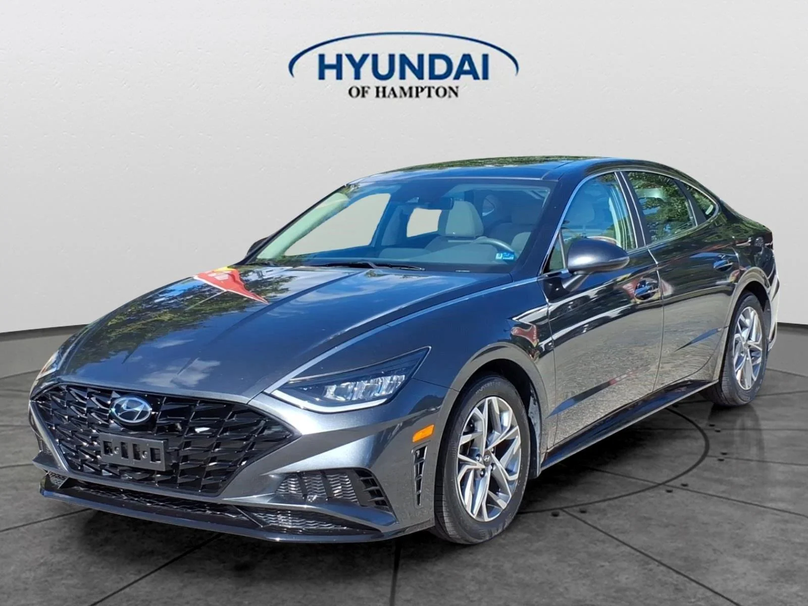 Used 2022 Portofino Gray HYUNDAI  image 1