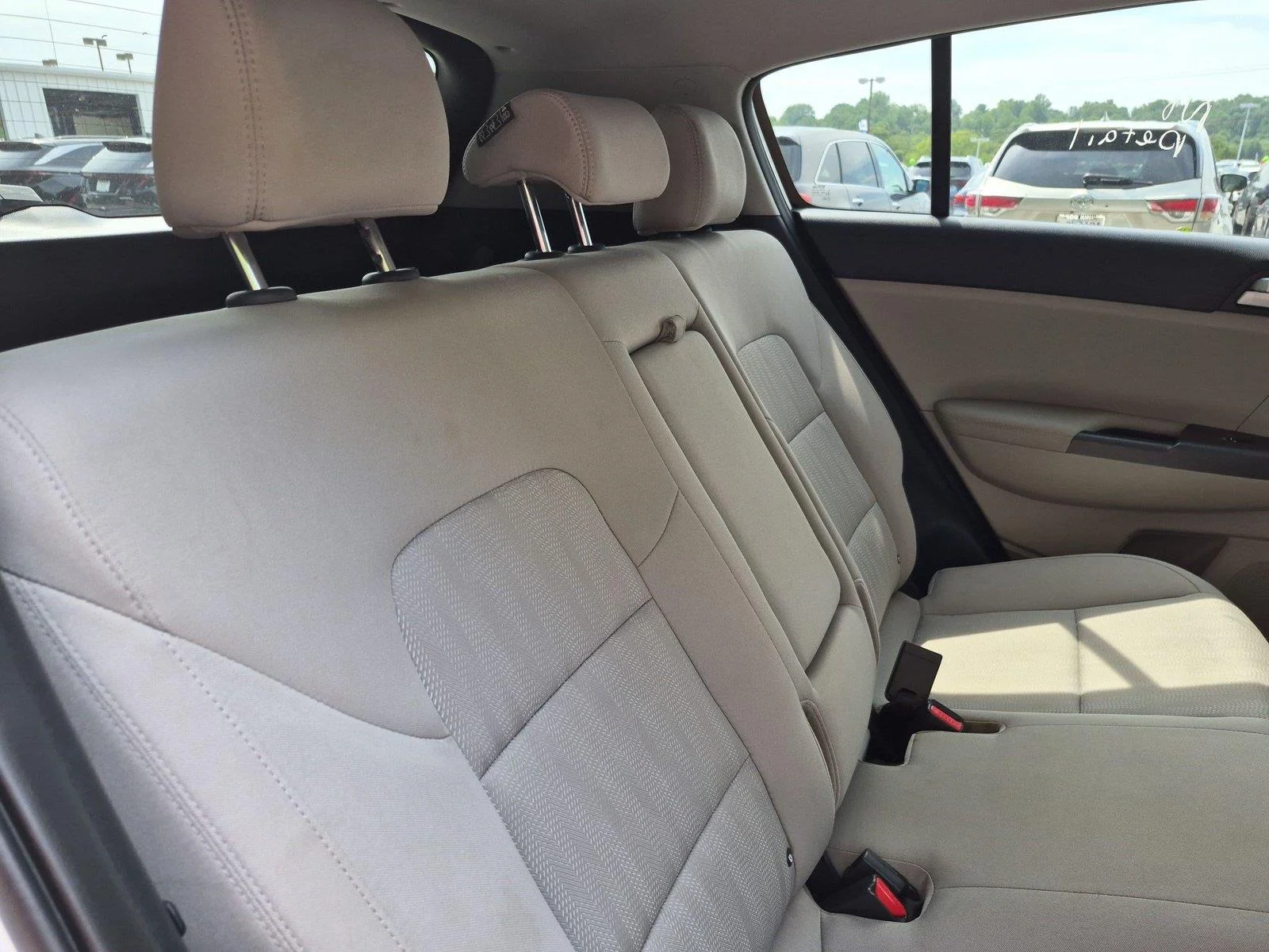 Used 2020 Clear White Kia LX image 33