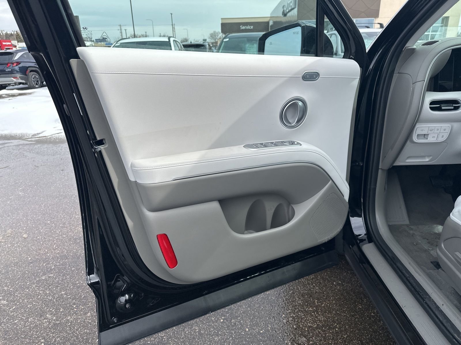 New 2026 Black Hyundai SEL Premium 7P image 16