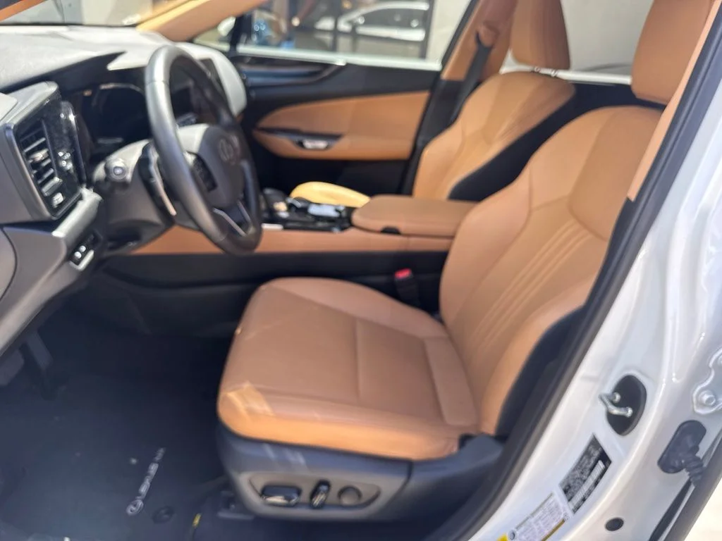 Certified Used 2025 White Lexus 350h Base image 23