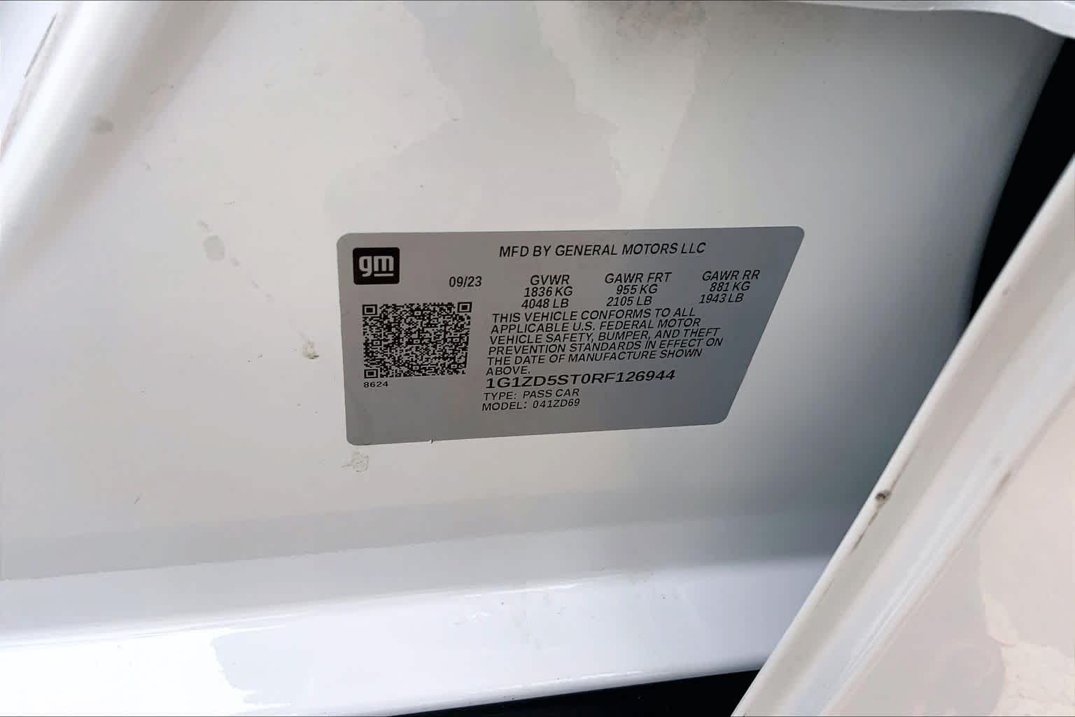 Used 2024 Summit White Chevrolet LT image 36