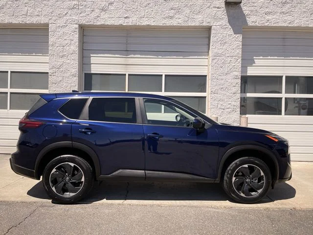 2025 Nissan Rogue SV AWD's photo