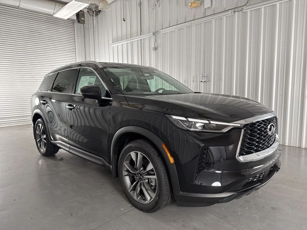 Certified Used 2026 Mineral INFINITI LUXE image 3