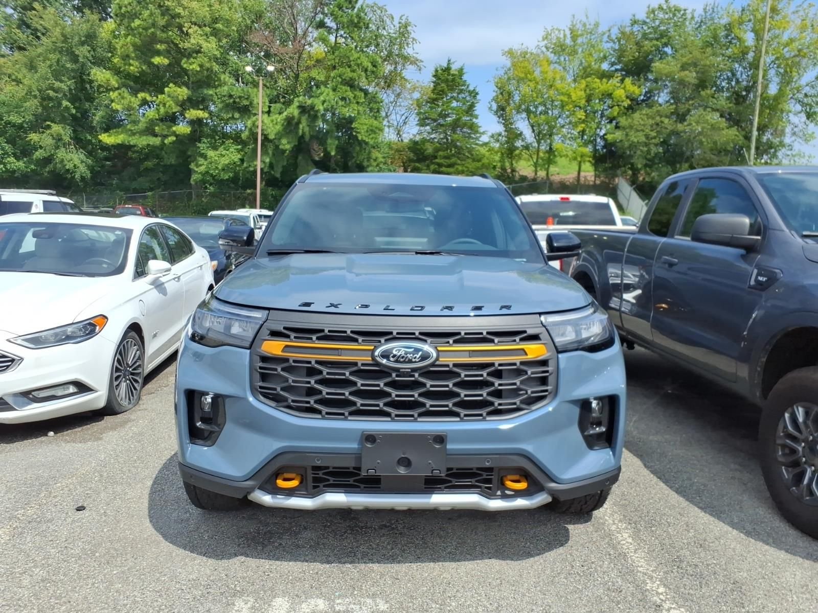 New 2026 Vapor Blue Metallic Ford Tremor® image 3