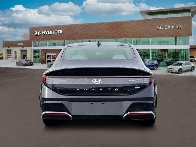 Used 2026 Blue Hyundai SEL Sport image 6