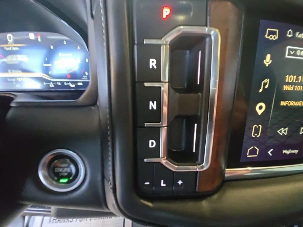 Used 2023 FROSTED PINE METALLIC GMC Denali Ultimate image 24