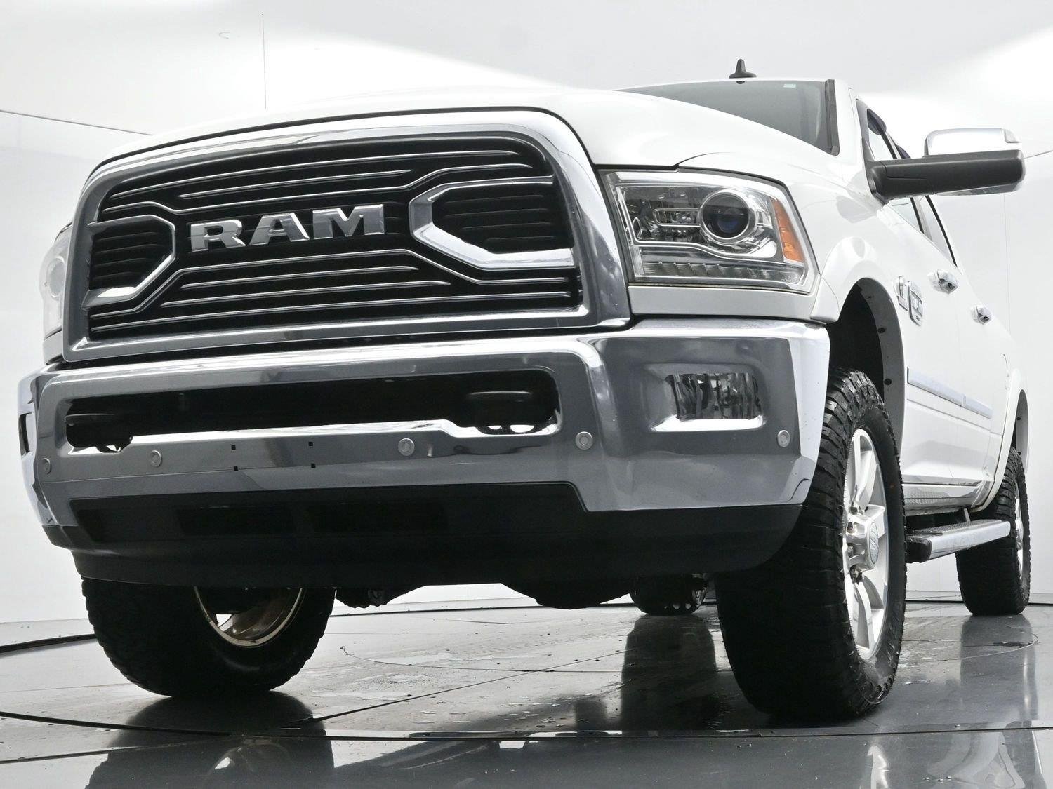 Used 2018 Bright White Clearcoat Ram Longhorn image 48