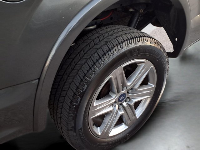 Used 2018 Blue Ford XLT image 19
