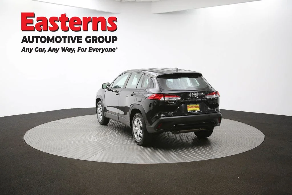 Used 2022 Black Toyota L image 63