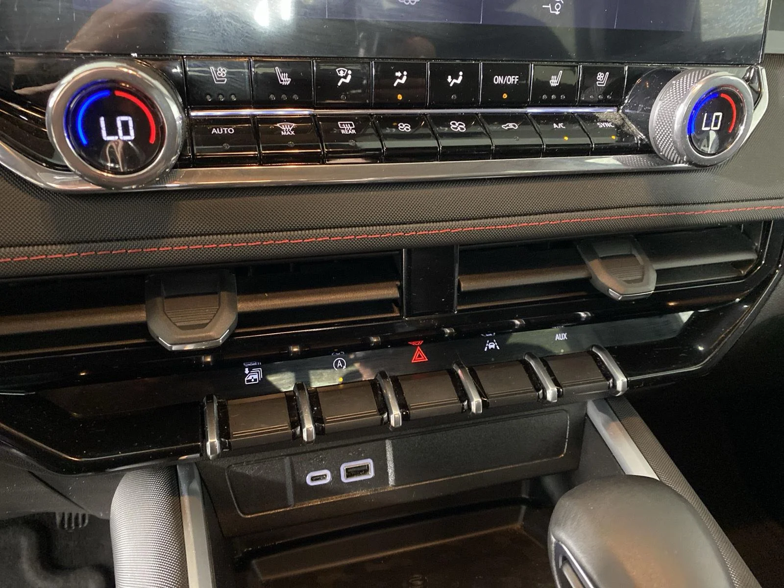 Used 2026 Summit White Chevrolet Z71 image 20