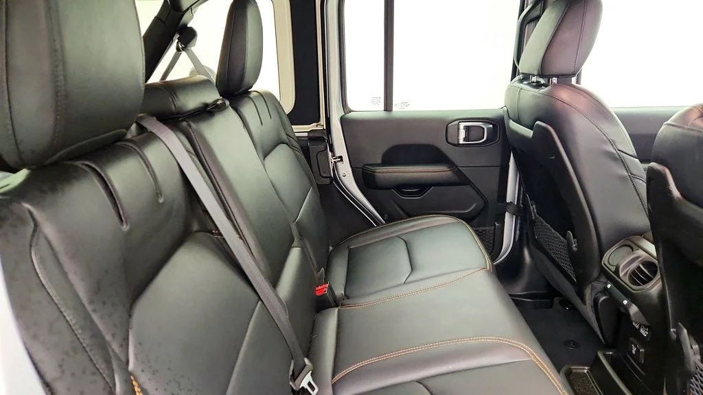 Used 2024 Silver Zynith Clearcoat Jeep Sahara 4x4 image 23