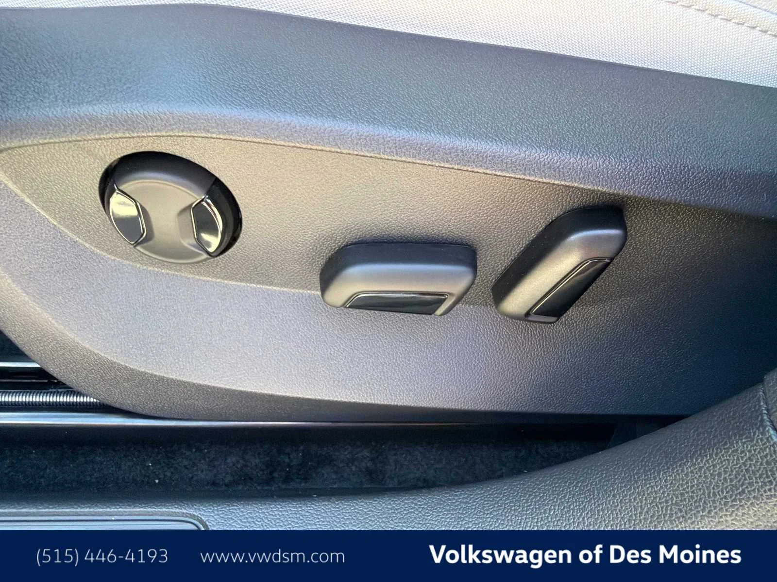 New 2026 Deep Black Pearl Volkswagen SE image 24