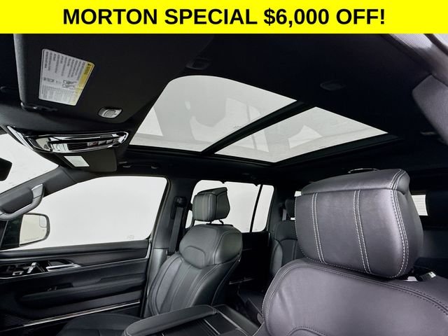 New 2026 Bright White Clear-Coat Exterior Paint Jeep Summit Obsidian image 23