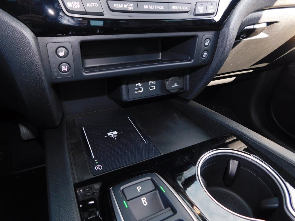 New 2026 Platinum White Pearl Honda Black Edition image 39