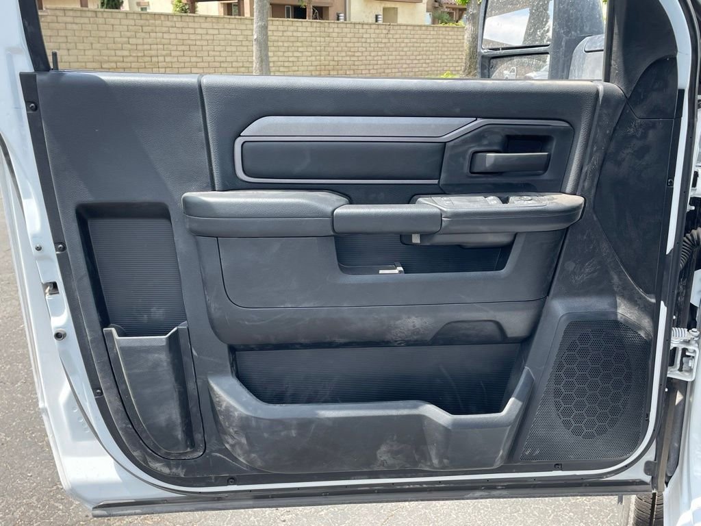 2025 RAM 3500 Chassis Tradesman - Photo 13