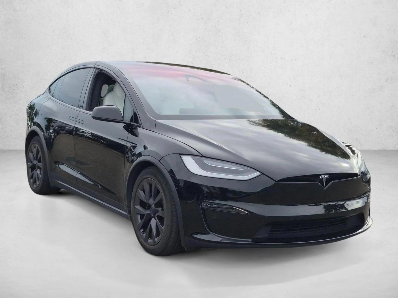 Used 2022 Black Tesla Plaid image 3