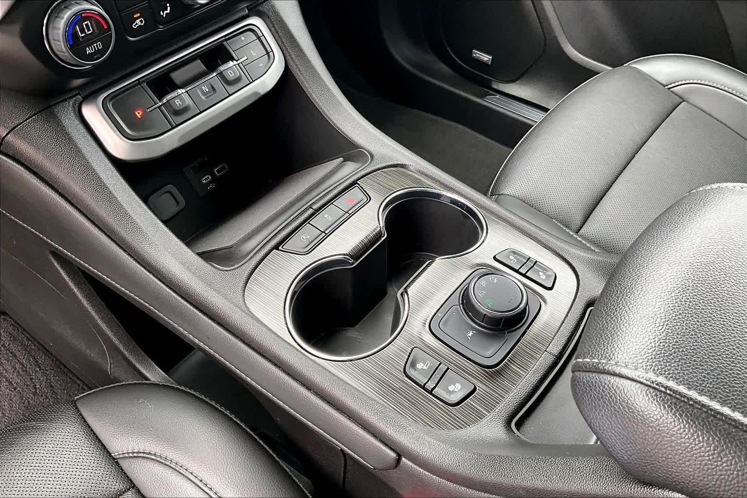2023 GMC Acadia SLT - Photo 30