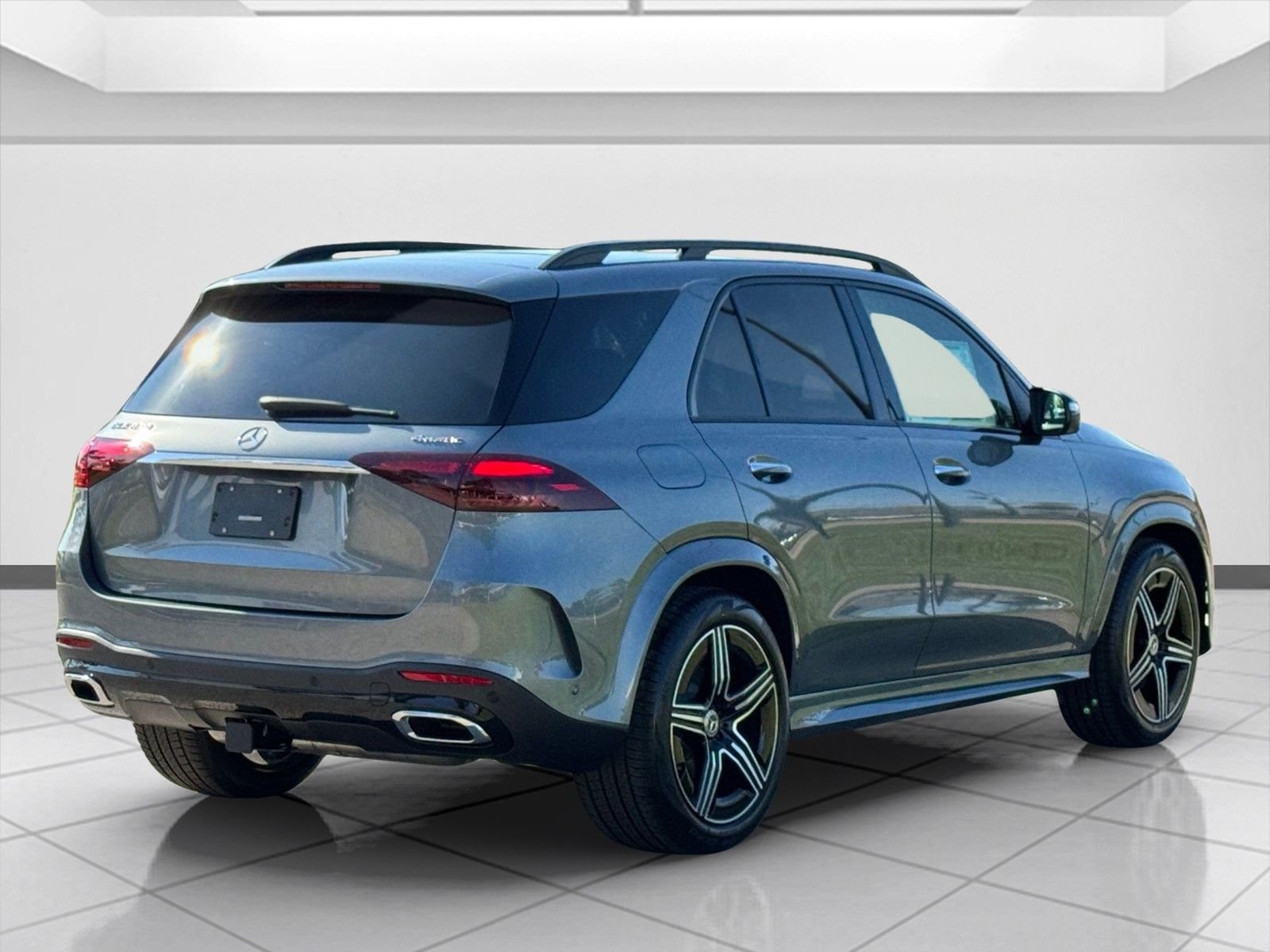 New 2026 Selenite Grey Metallic Mercedes-Benz GLE 450 image 3