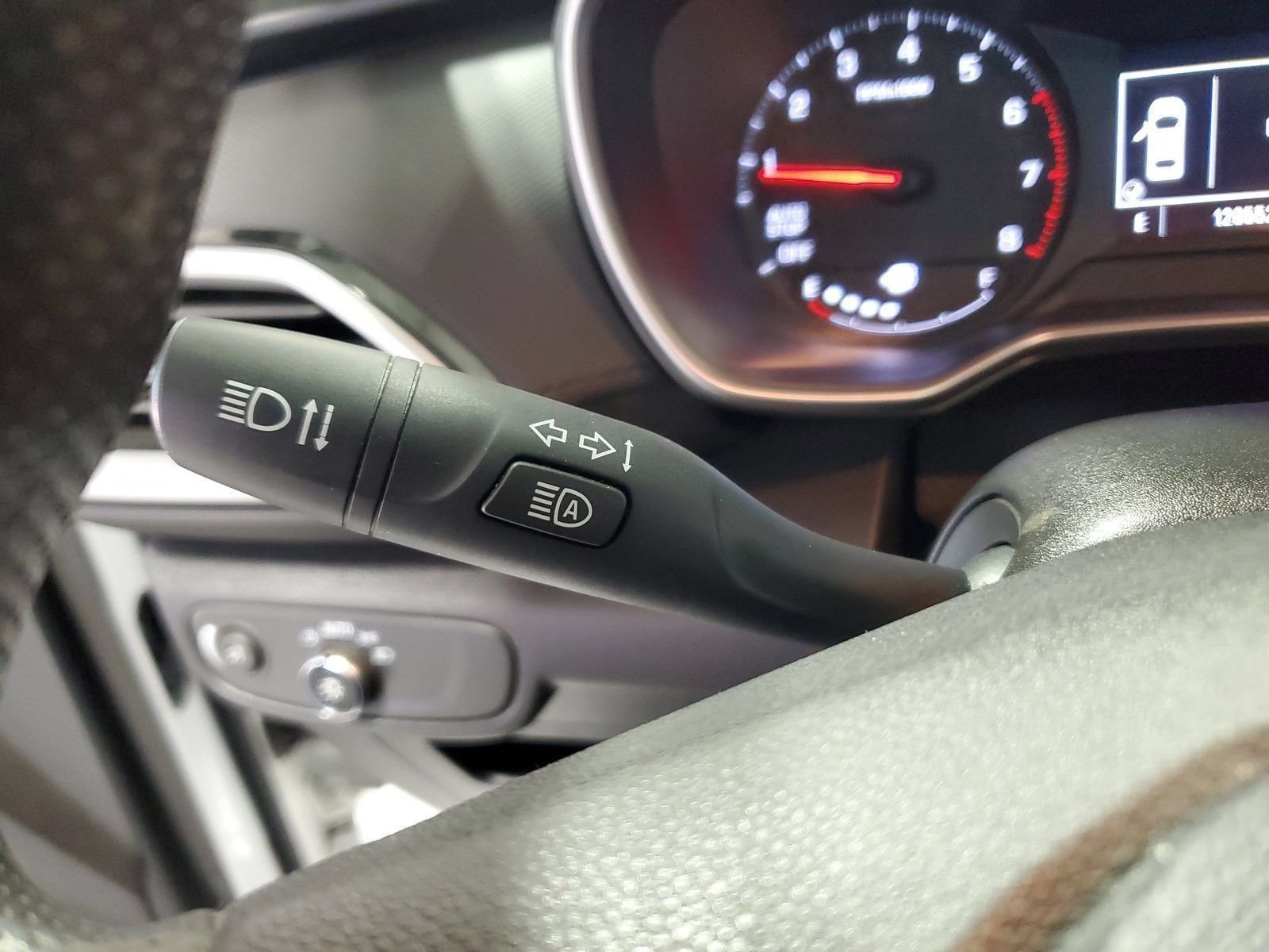 Used 2022 White Chevrolet LS image 25