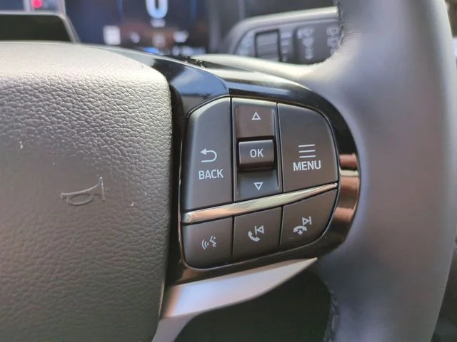 New 2026 Star White Metallic Tri-Coat Ford Platinum™ image 27