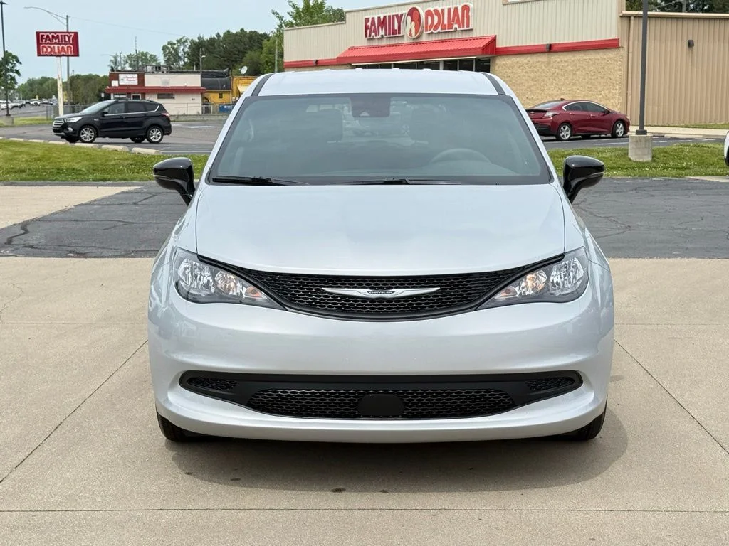 New 2026 Silver Mist Clear-Coat Exterior Paint Chrysler LX image 2