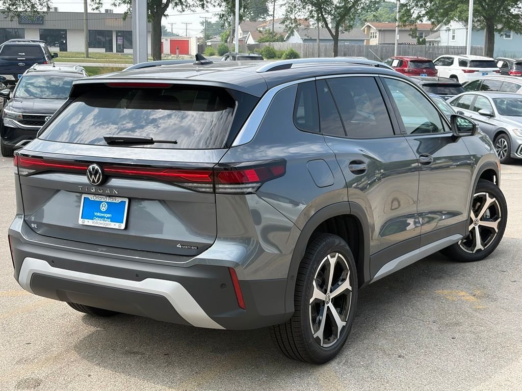 New 2026 Platinum Gray Metallic Volkswagen 2.0T SE image 3