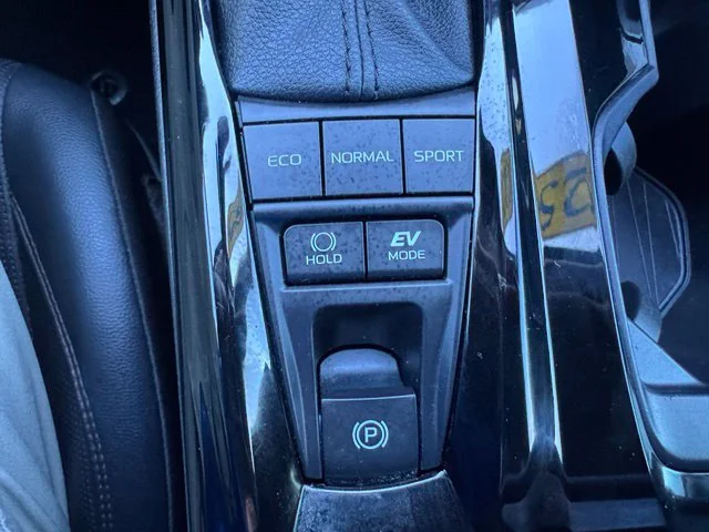 Used 2025 Red Toyota XLE image 27