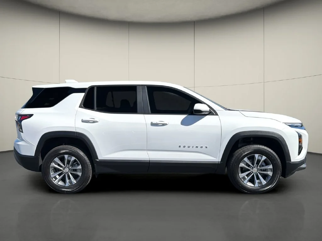 New 2027 Summit White Chevrolet LT image 8