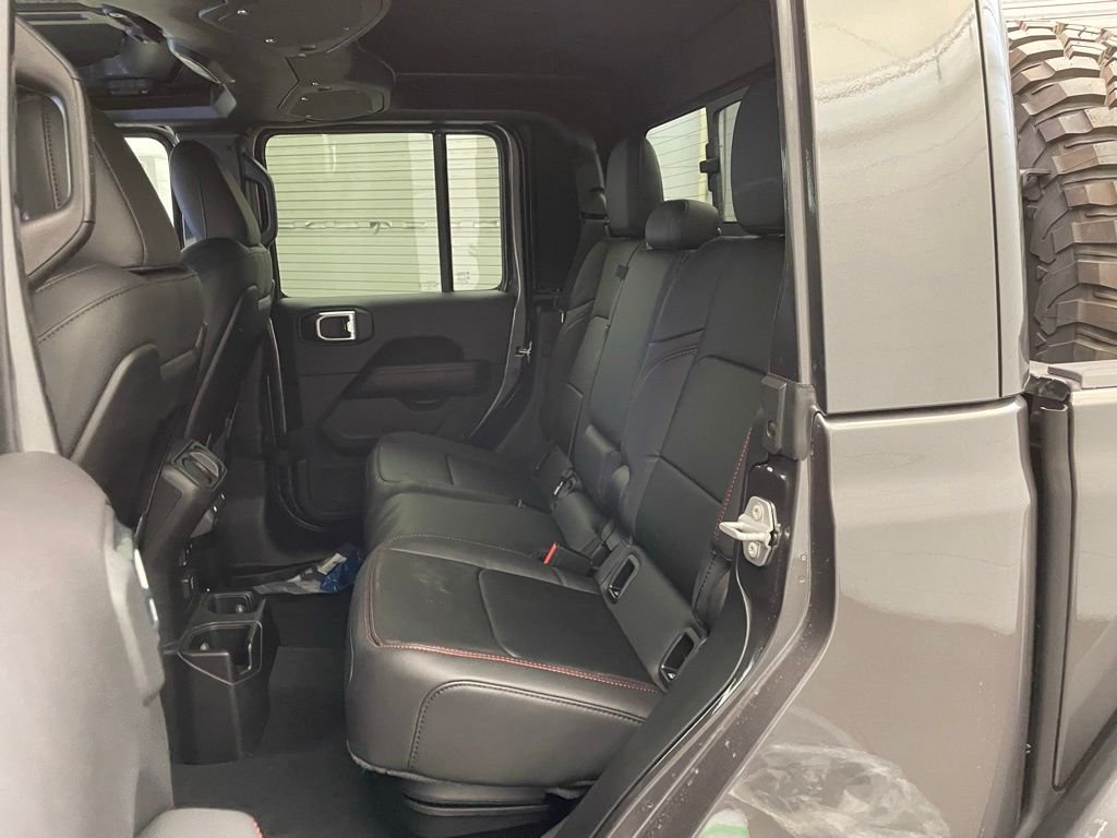 New 2026 Granite Crystal Metallic Clear-Coat Exterior Paint Jeep Rubicon X AEV JT370 image 23