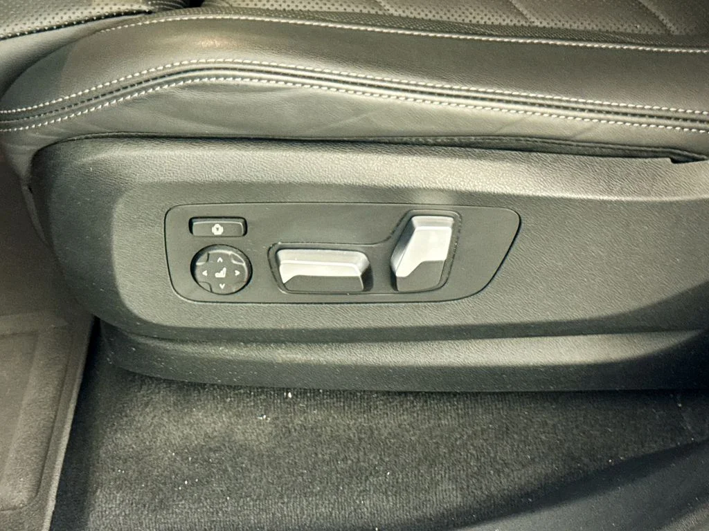 Used 2023 Blue BMW sDrive40i image 21