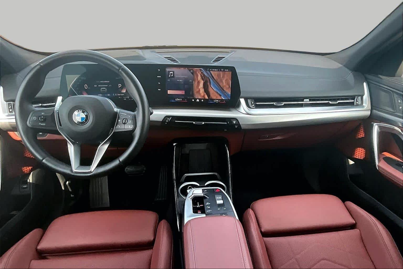 Used 2026 Cape York Green Metallic BMW xDrive28i image 15