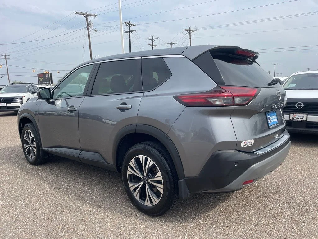 Used 2023 Gray Nissan SV image 5