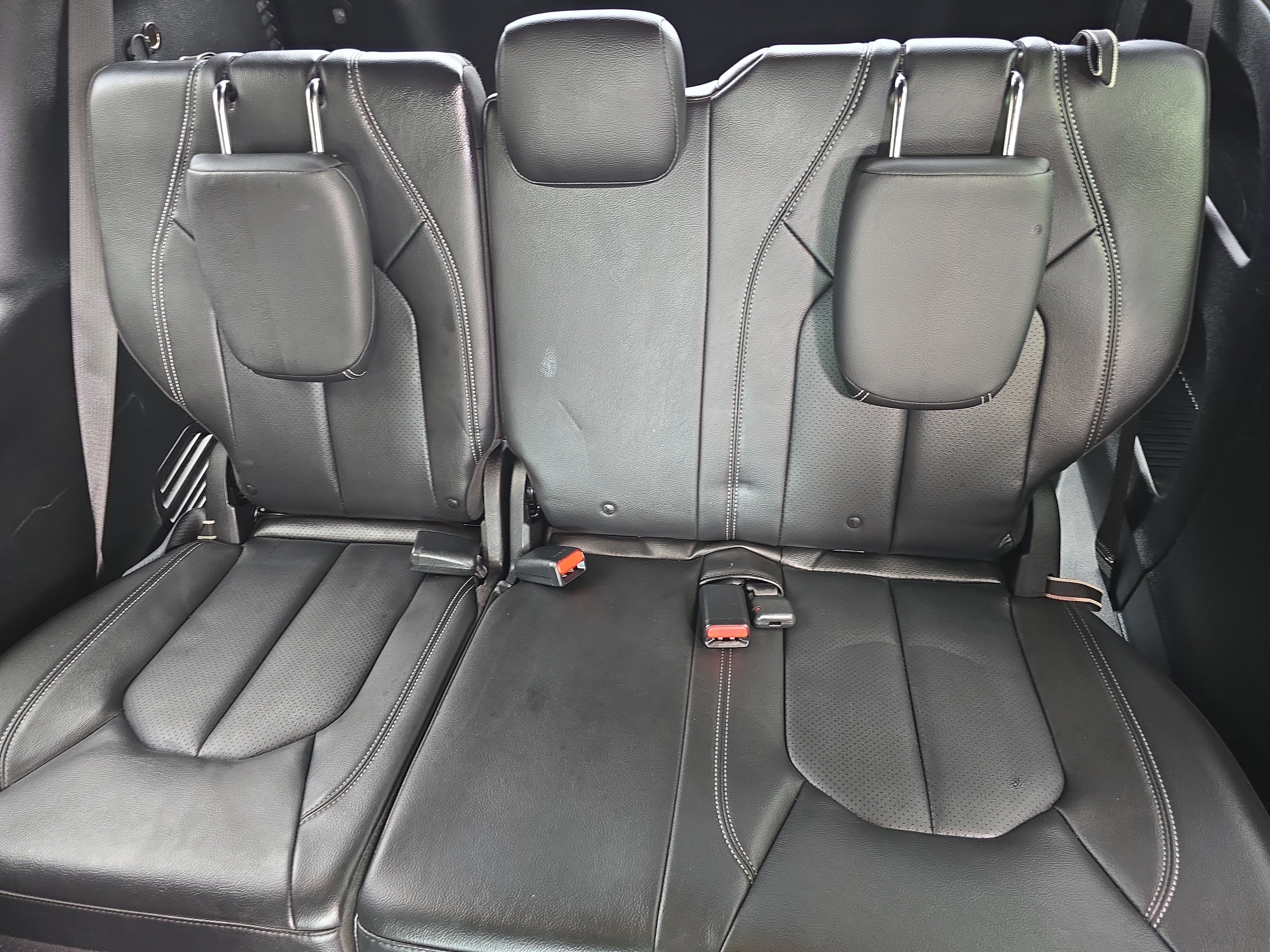 Used 2019 Ocean Blue Metallic Chrysler Touring L image 18