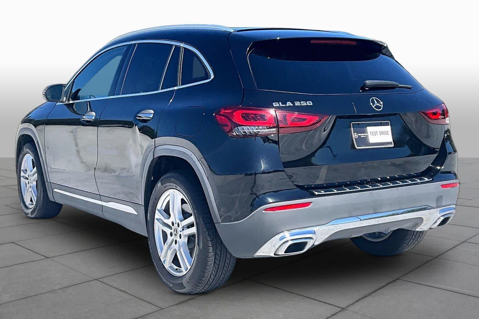 Used 2021 Night Black Mercedes-Benz GLA 250 image 11