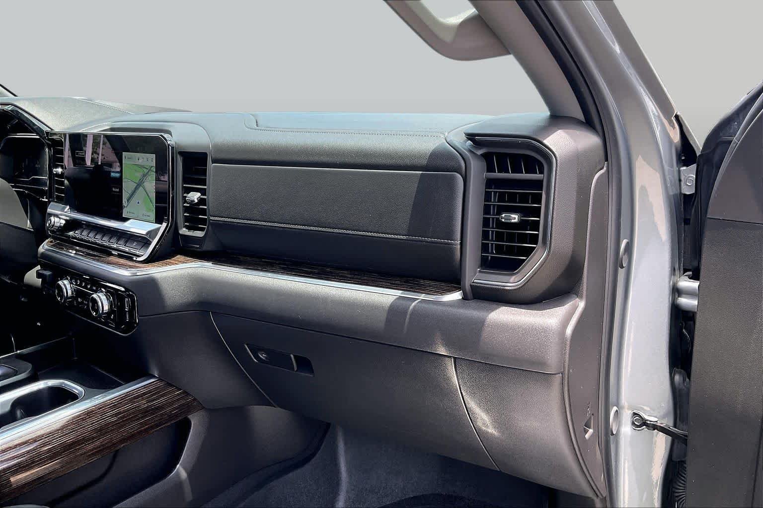 Used 2024 Sterling Metallic GMC Elevation image 19